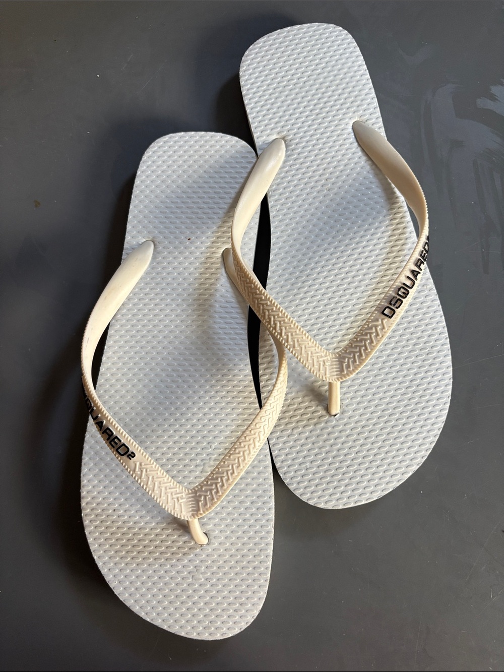 DSquared2 White Logo Flipflops Unisex